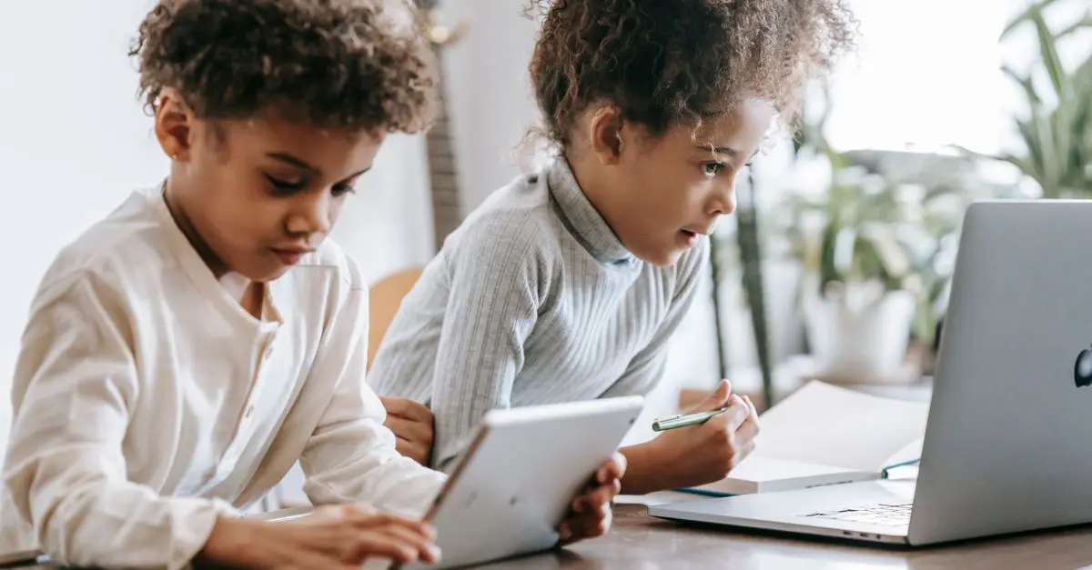 Avantages des plateformes de cours en ligne pour apprendre la tech
